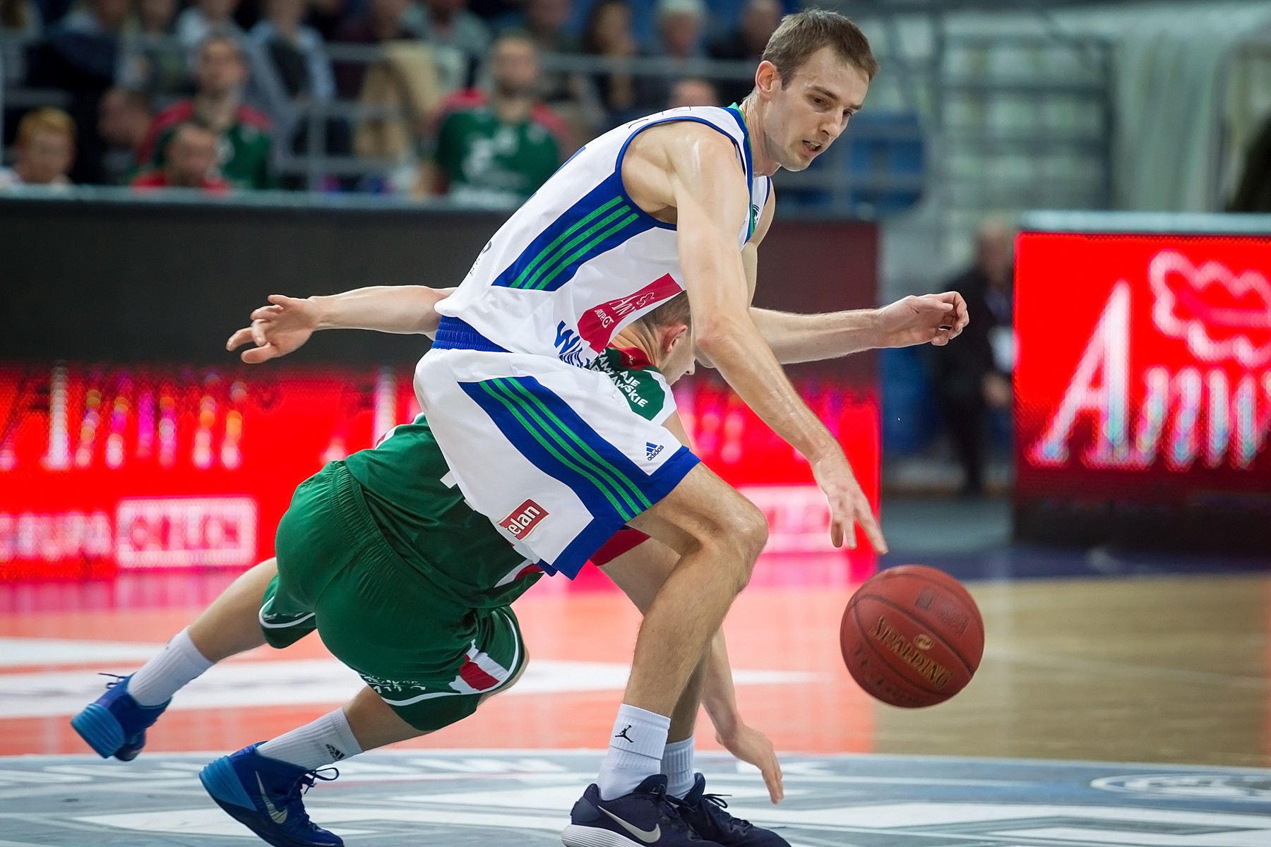 41 punktów, 36 asyst - Anwil deklasuje Legię