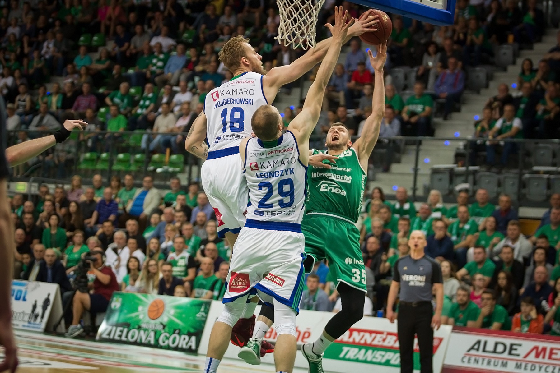 Anwil odpowiedział! Remis w serii!
