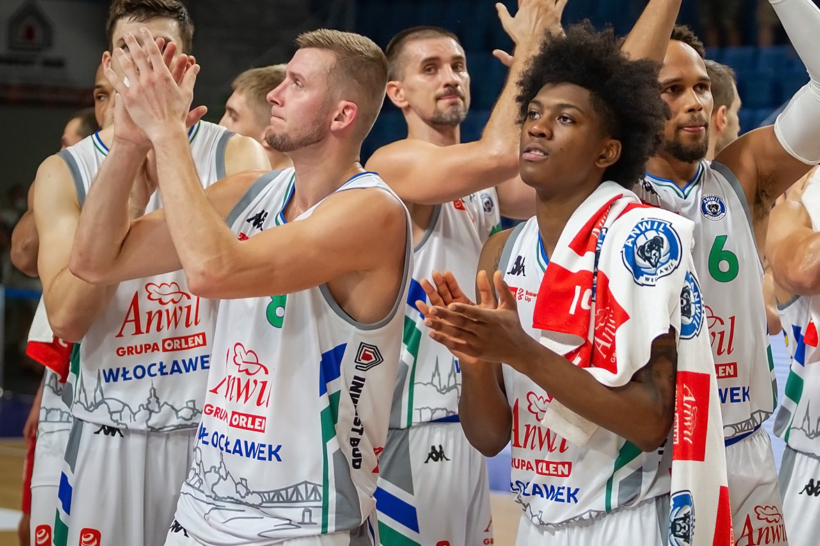 Zamojski kontuzjowany, Booker z urazem
