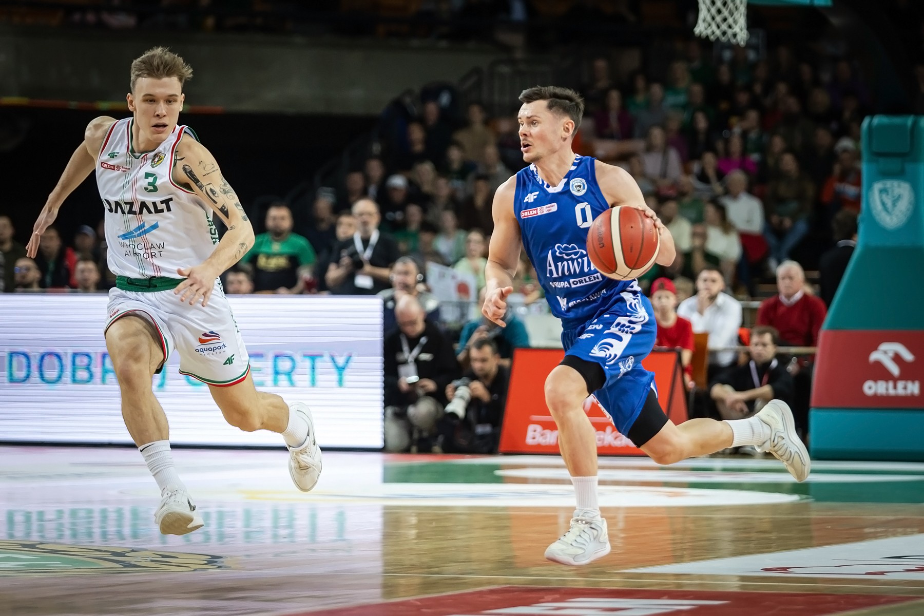 W hicie kolejki górą gospodarze 