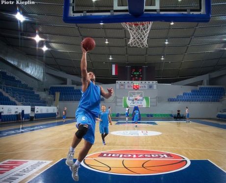 Sparing z posiadaczami karnetów