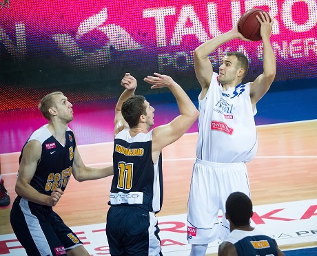Falstart w Hali Mistrzów