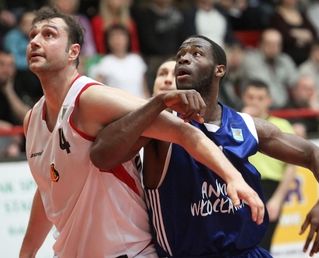 Anwil gromi w Stalowej Woli