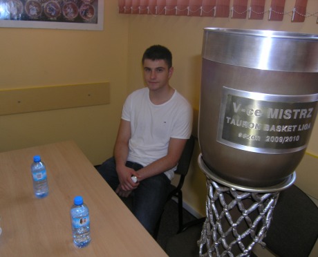 Dardan Berisha trenuje w Hali Mistrzów