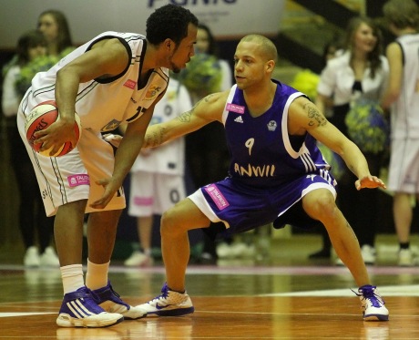 Anwil ponownie bezkonkurencyjny