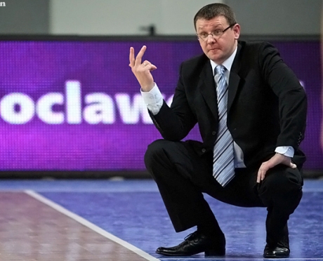 Mutapcic leaves, Szablowski takes the helm